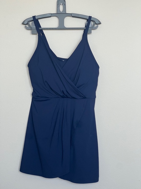 Lands' End Dresses & Skirts - Lands End Classic Navy Swimsuit with built in bra Size XL